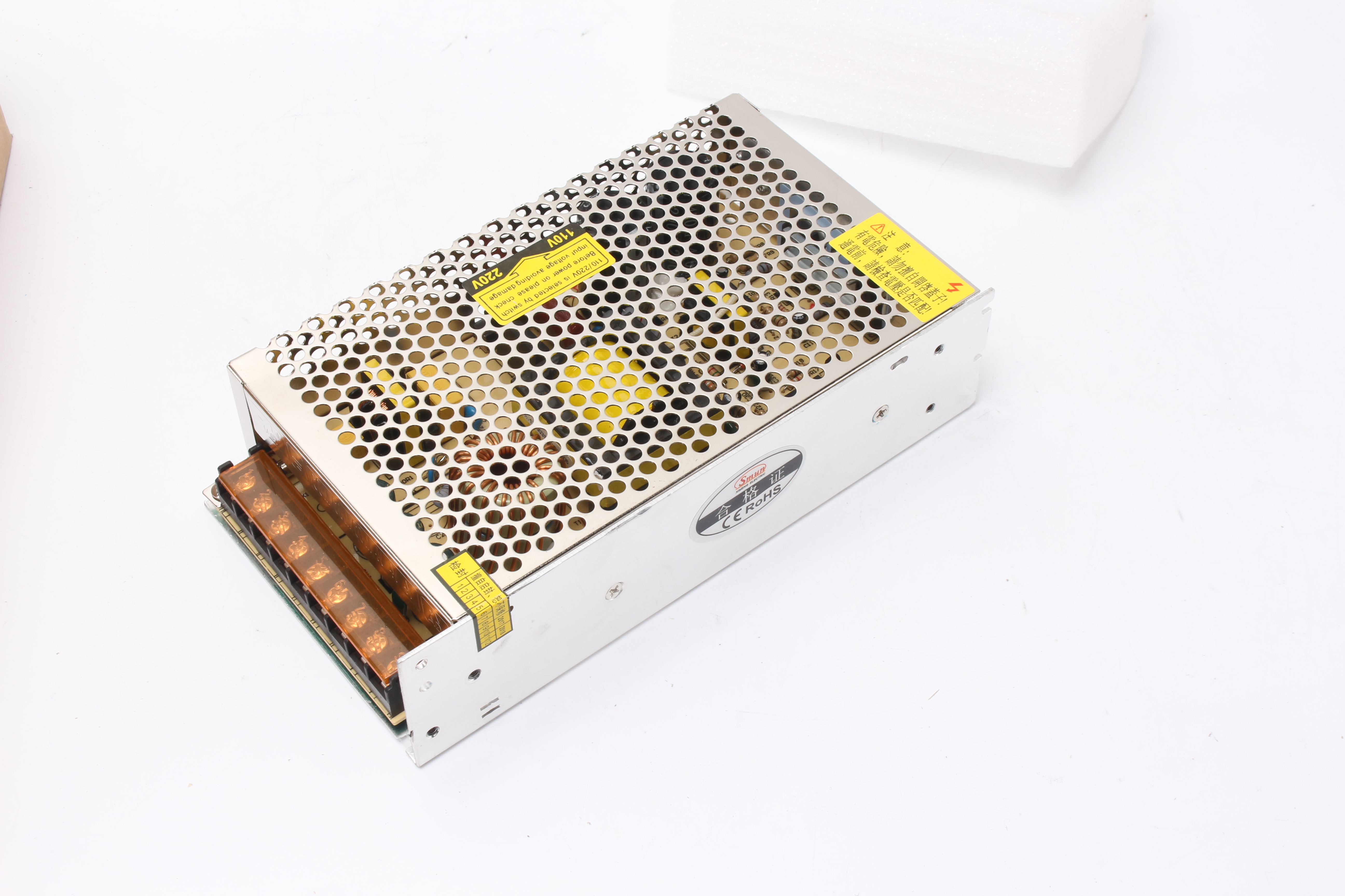 Fuente de alimentación conmutada de salida única (SMPS) de 200 W serie S-200