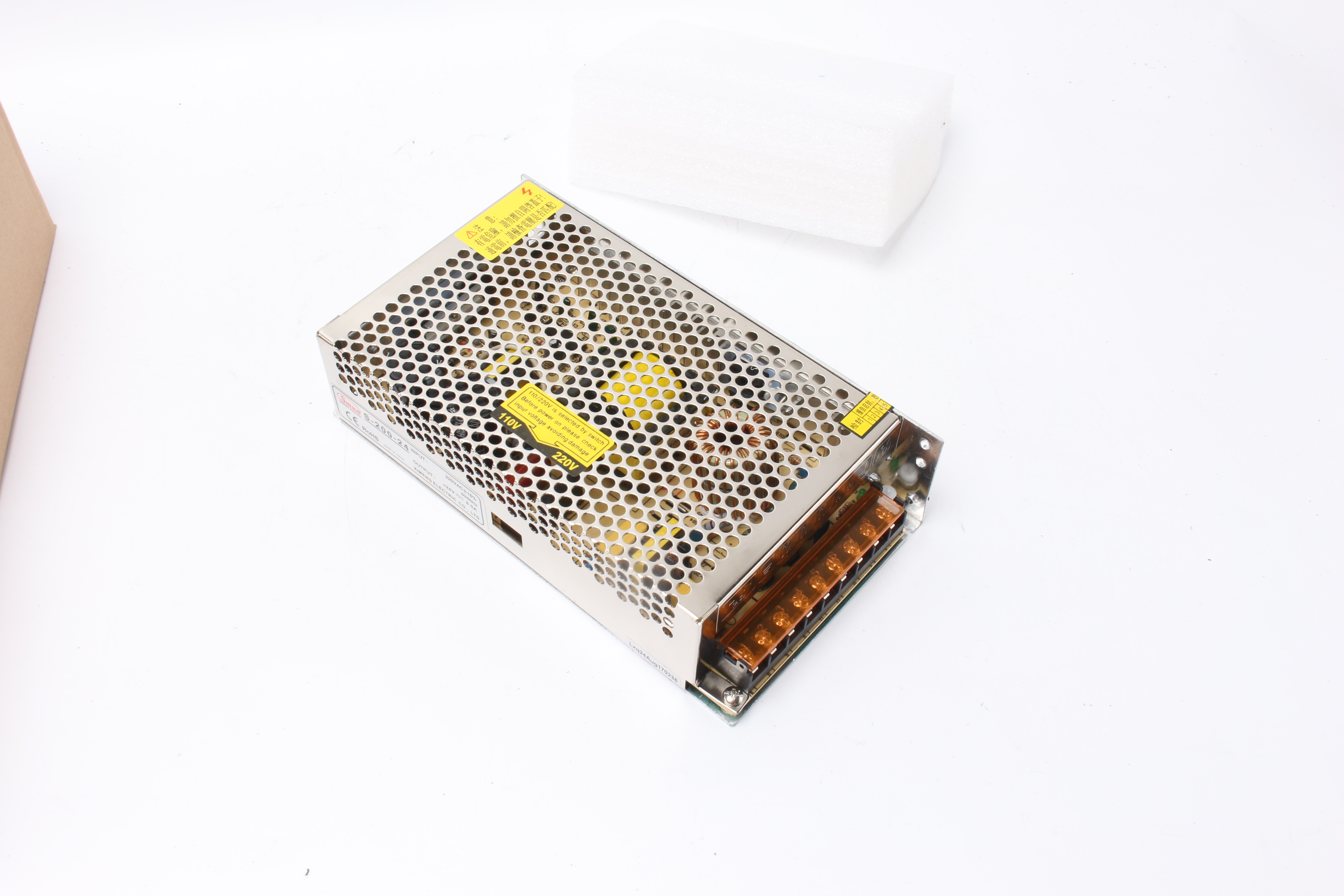 Fuente de alimentación conmutada de salida única (SMPS) de 200 W serie S-200
